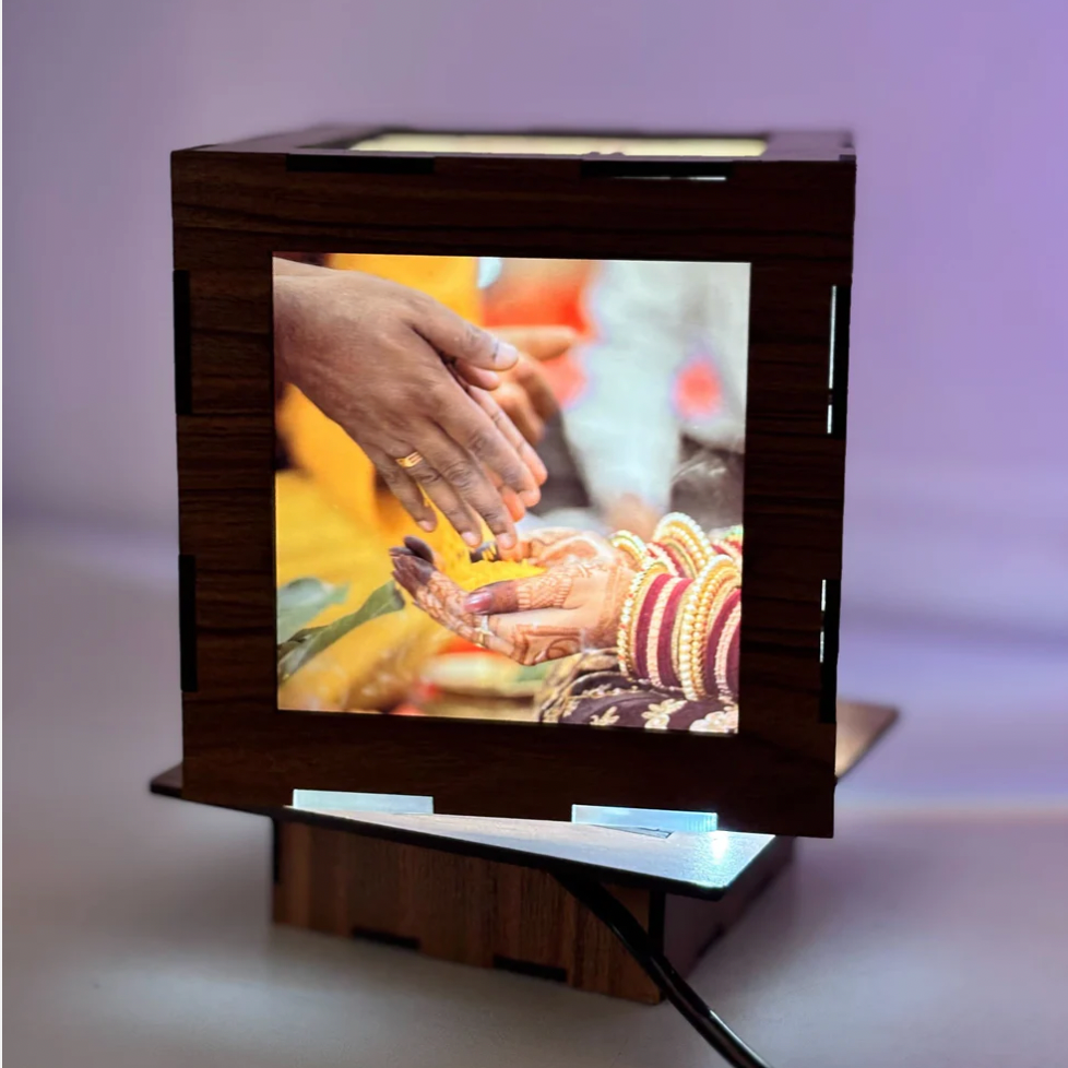 ROTATING PHOTO LAMP