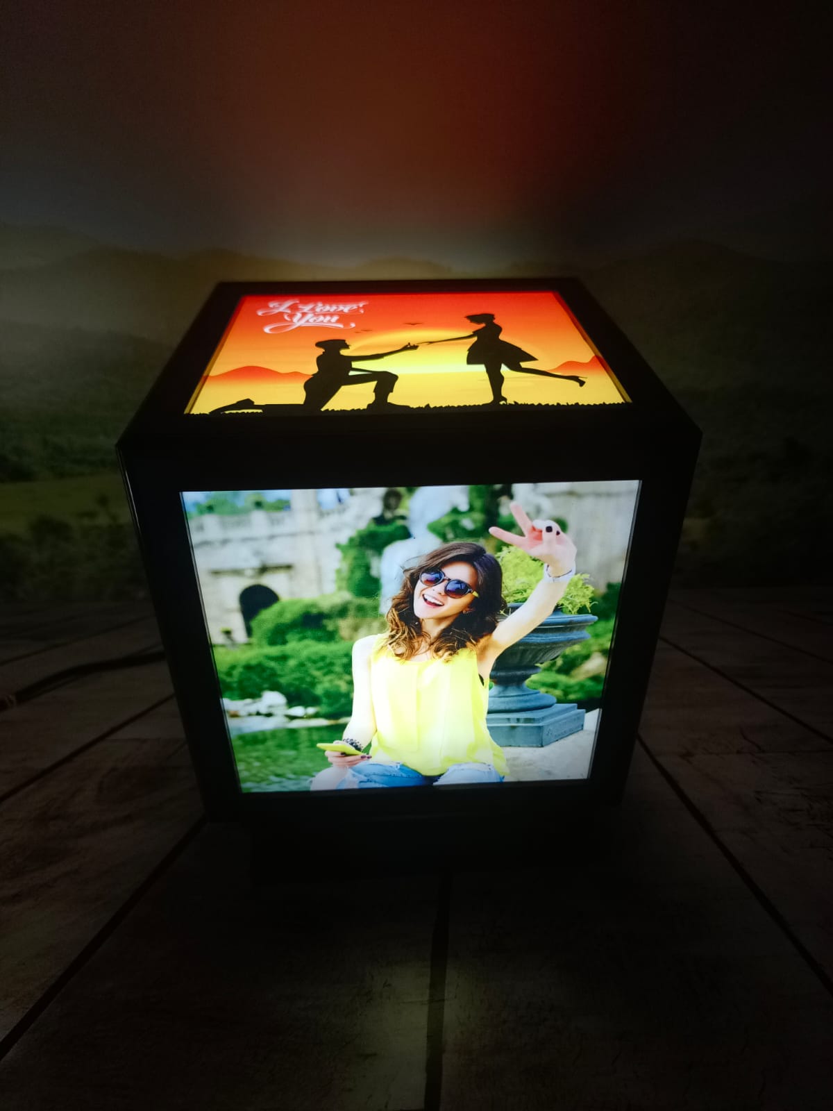 💝 REVOLVING PHOTO LAMP